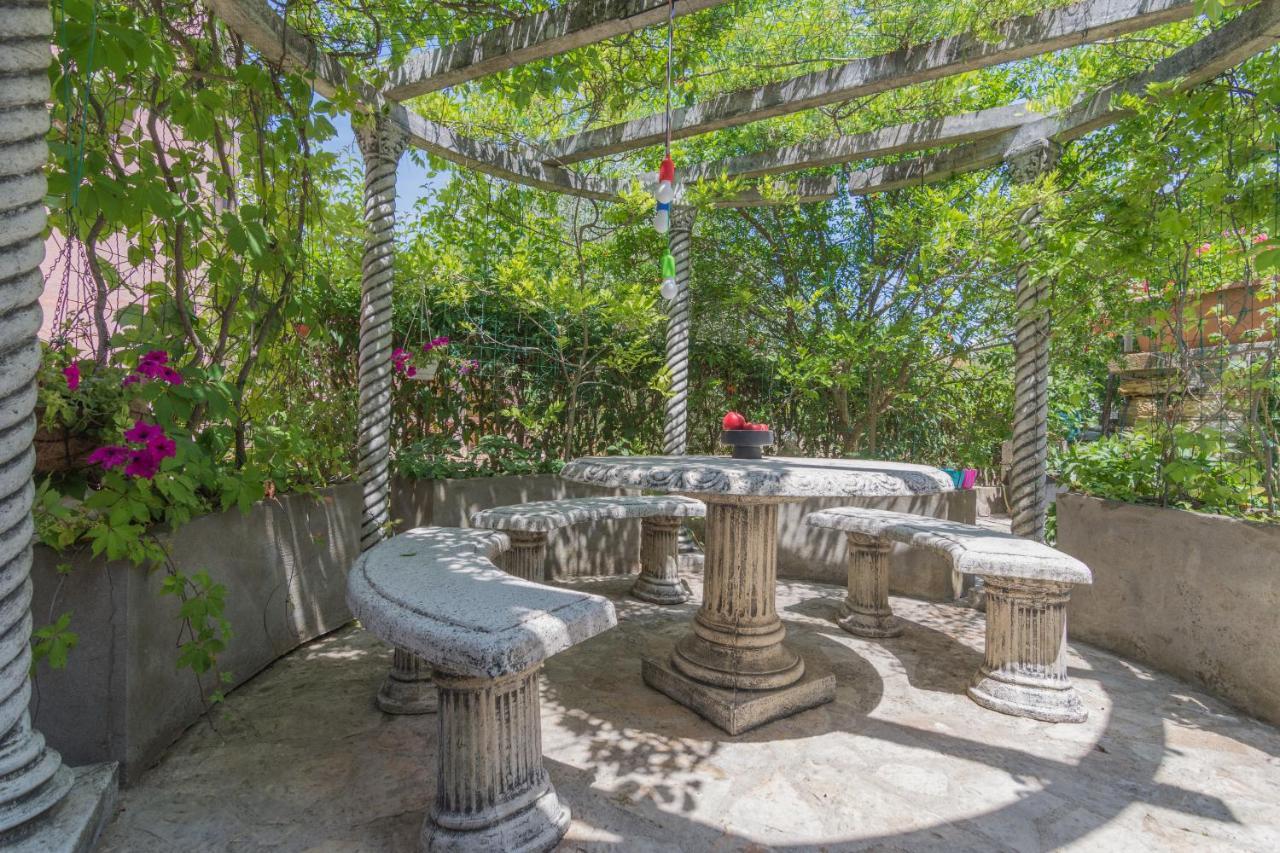 Secret Garden Apartment Πόρετς Εξωτερικό φωτογραφία